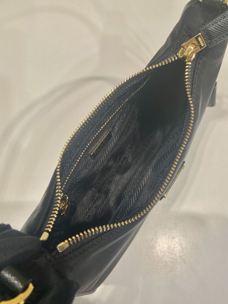 Pra*a hobo bags